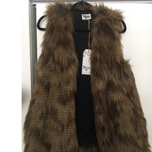 Show Me Your Mumu - Luis Fur Vest - Chillah Fur